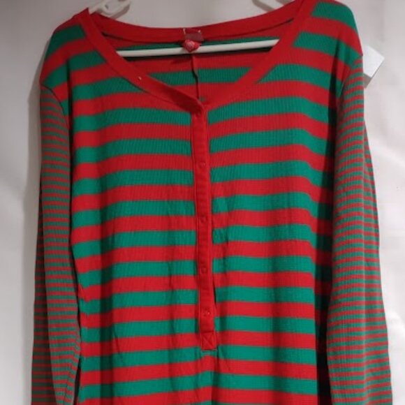 CRAZY EIGHT ELF PAJAMAS  RED AND GREEN ONE PIECE, SNAP FRONT ADULT SIZE XXL - Picture 2 of 11